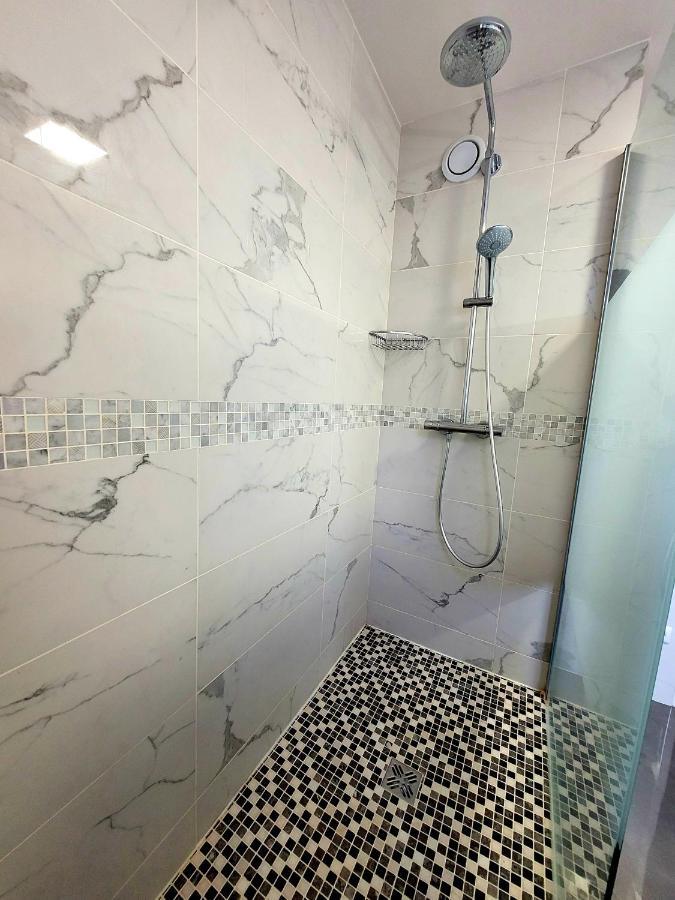 Location 3 Chambres Spacieuses Dans Appartment 2 Mn Rer Bussy Saint Georges 外观 照片
