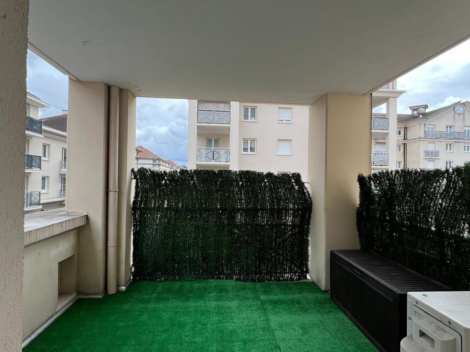 Location 3 Chambres Spacieuses Dans Appartment 2 Mn Rer Bussy Saint Georges 外观 照片