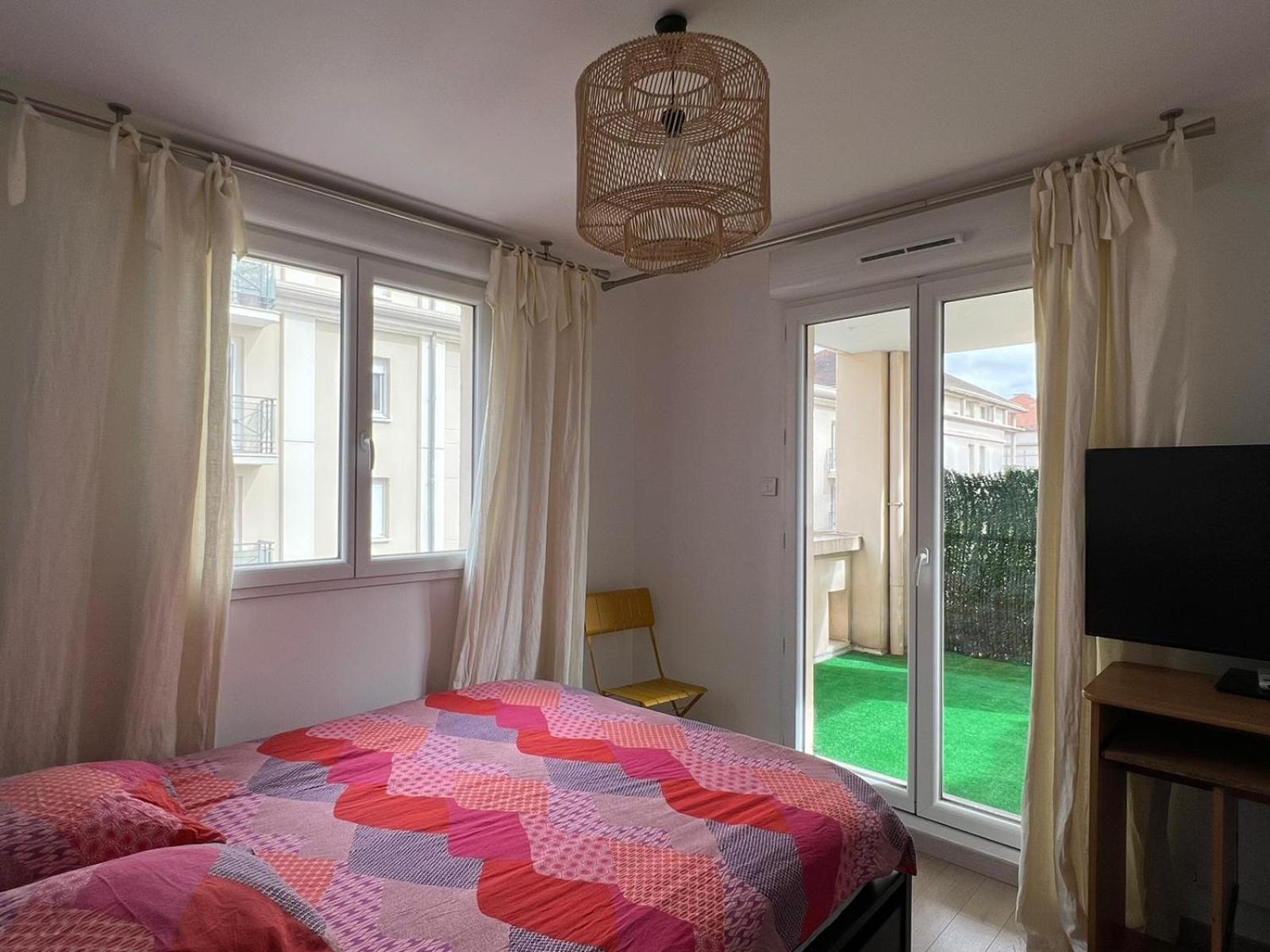 Location 3 Chambres Spacieuses Dans Appartment 2 Mn Rer Bussy Saint Georges 外观 照片